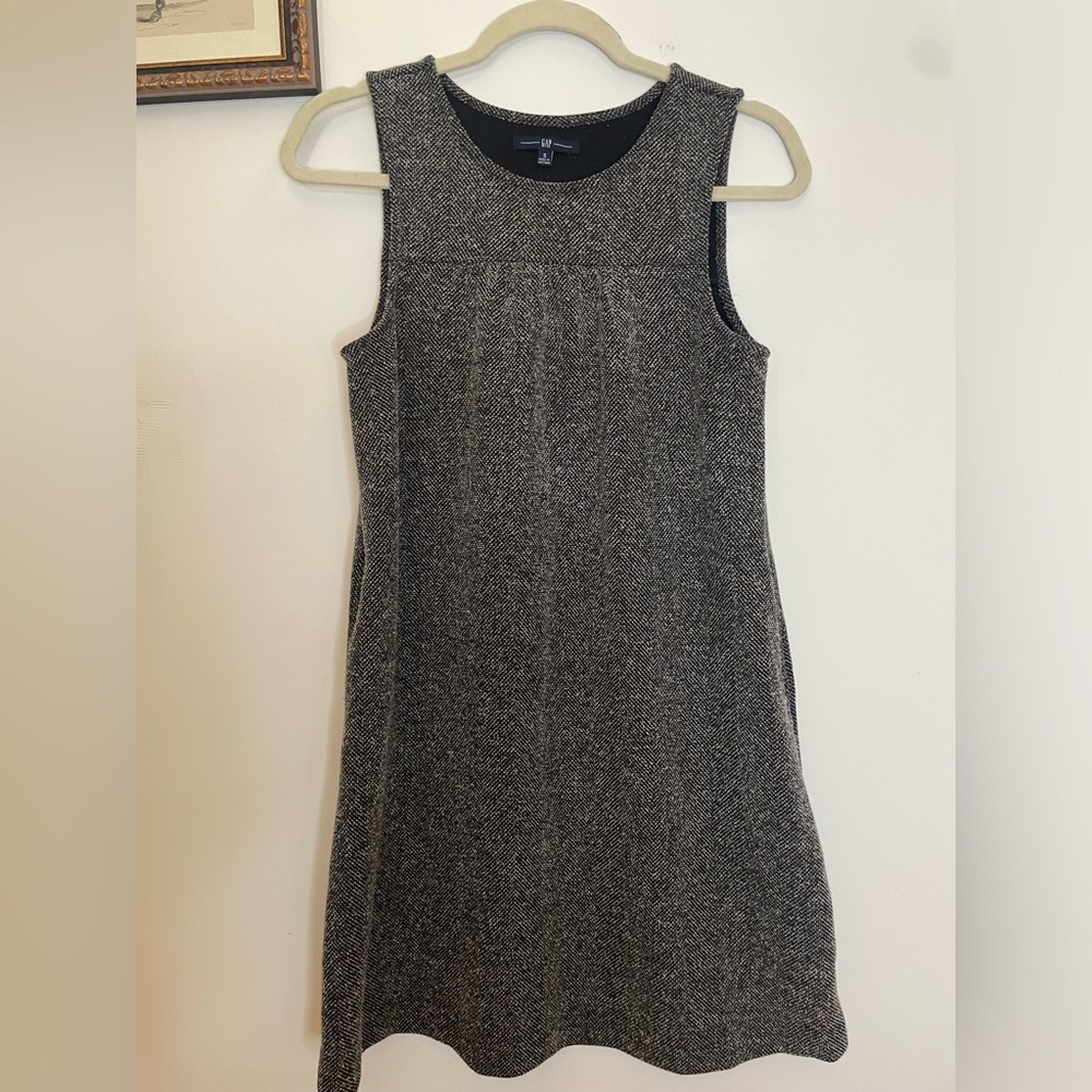 Cute casual mini dress from The Gap. No damage and comes from a smoke free home